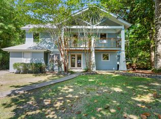 1220 Sunset Dr, Ocean Springs, MS 39564