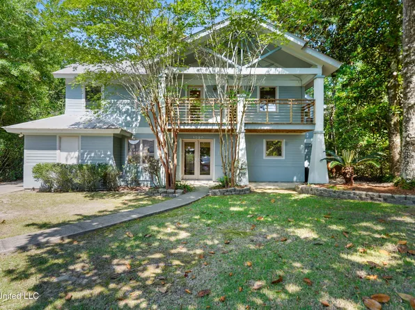 1220 Sunset Ave, Ocean Springs, MS 39564