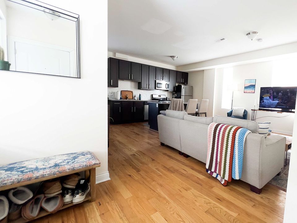 1st image of 1536 W North Ave #1677874