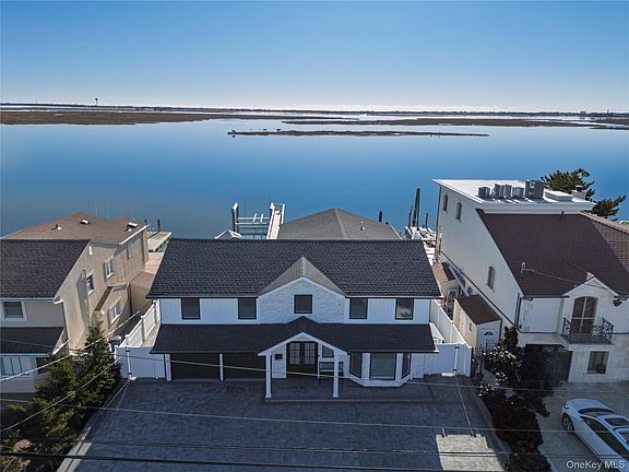 2nd image of 4011 Greentree Drive