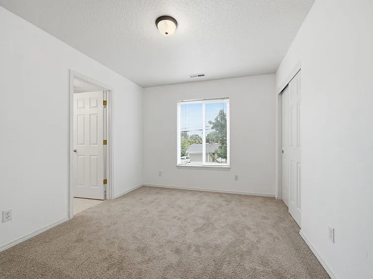 1499 NE Birkshire Ct — Photo 20
