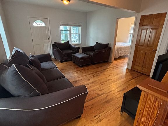 5th image of 165 Lake Ave APT 2