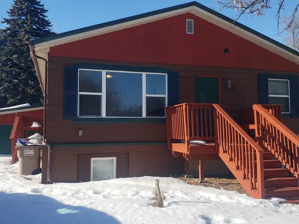 301 17th St NW, Minot, ND 58703