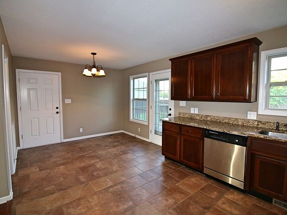 5th image of 2613 Arthurs Ct