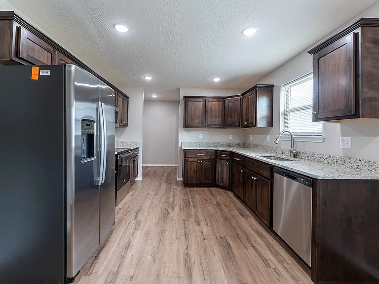 Oakwood Heights Townhomes — Photo 27