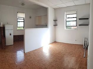32-75 42nd St #1F, Astoria, NY 11103