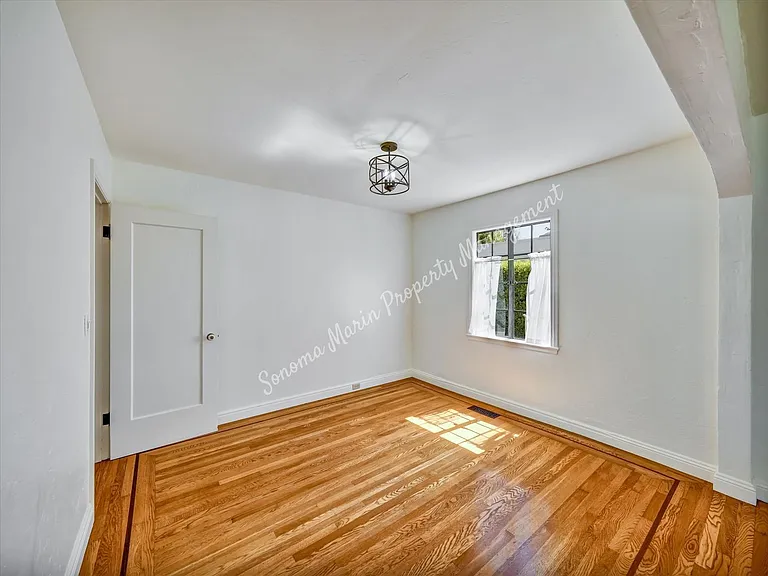 81 Elm Ave — Photo 18