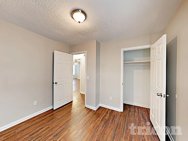 204 Winslow Way — Photo 13