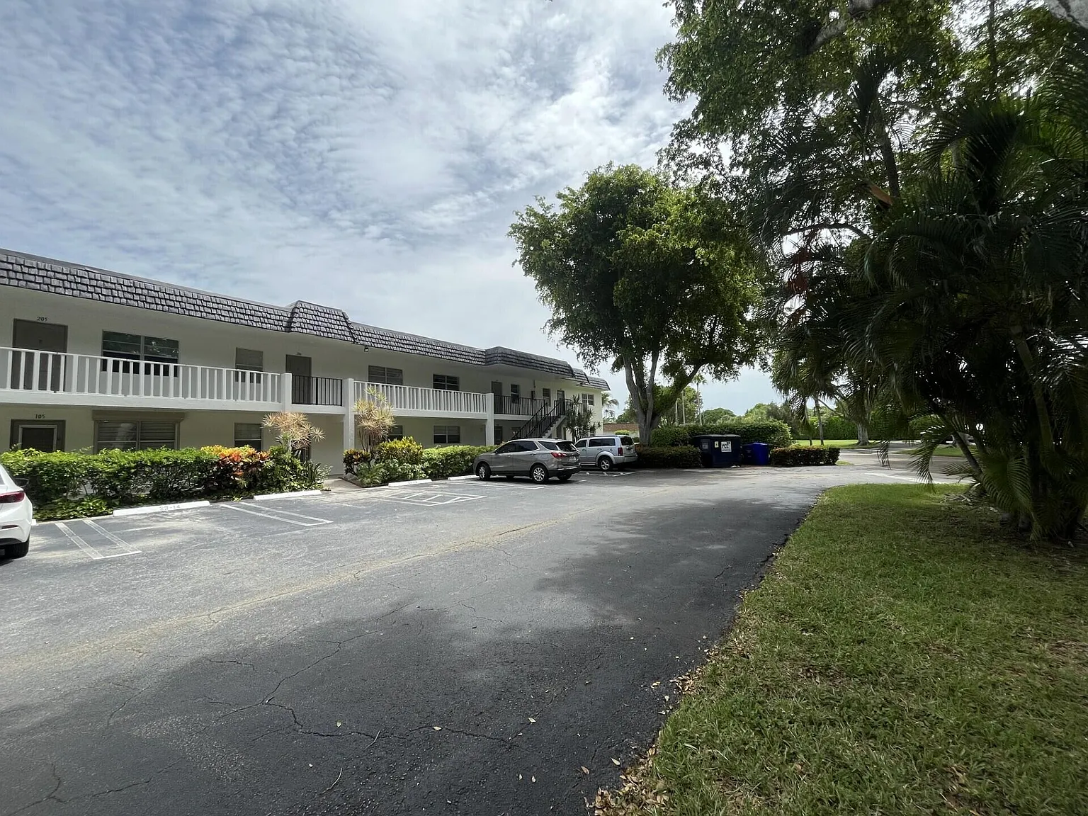 2 bed, 2.0 bath, 925 sqft, $1,500 — Photo 2