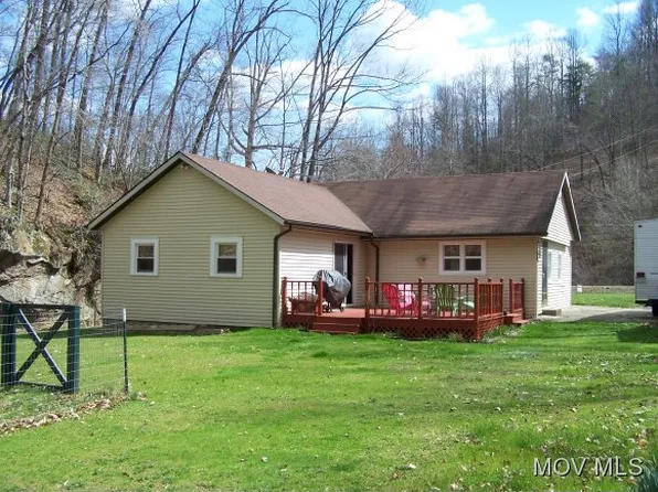 1545 Arnoldsburg Rd, Spencer, WV 25276