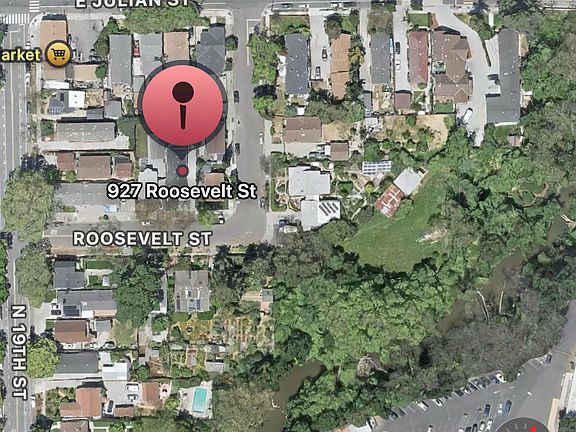 3rd image of 927 Roosevelt St