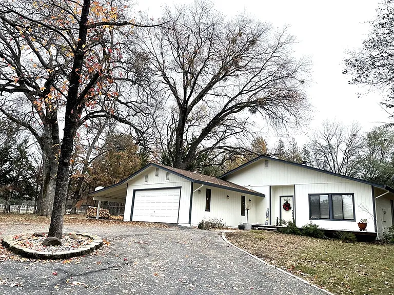 14611 Sun Forest Dr — Photo 1