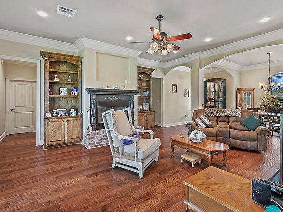 4th image of 1710 N Woodland Forrest Dr