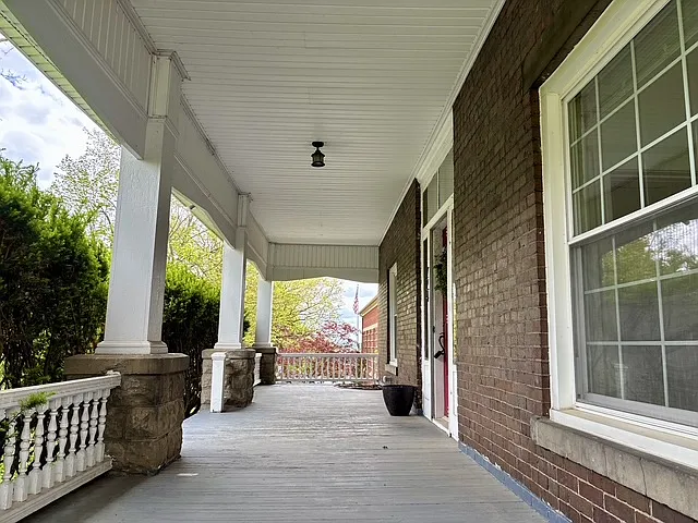 2 bed, 2160 sqft, $1,400 — Photo 2