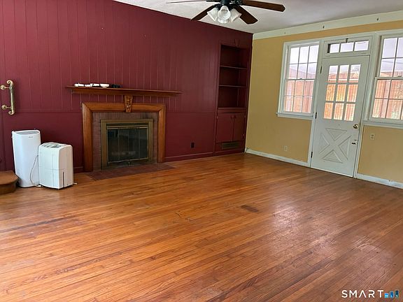 4th image of 60 Mohegan Road