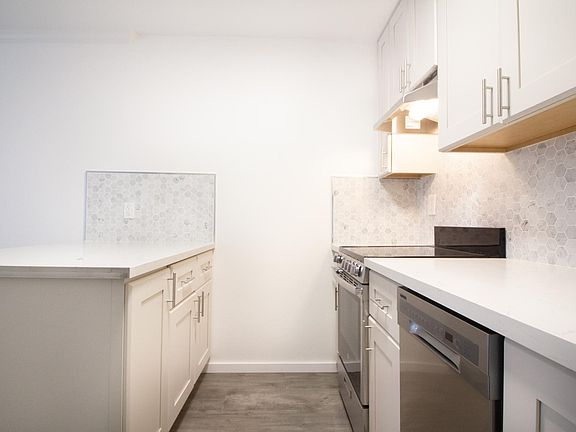 2nd image of 755 Green St APT 2B