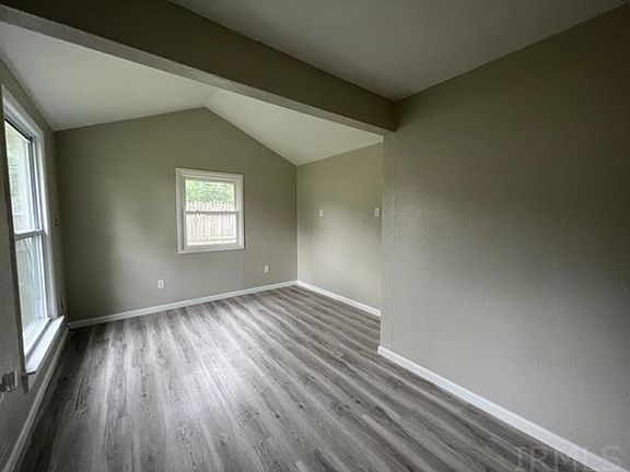 3rd image of 20057 Croswell St