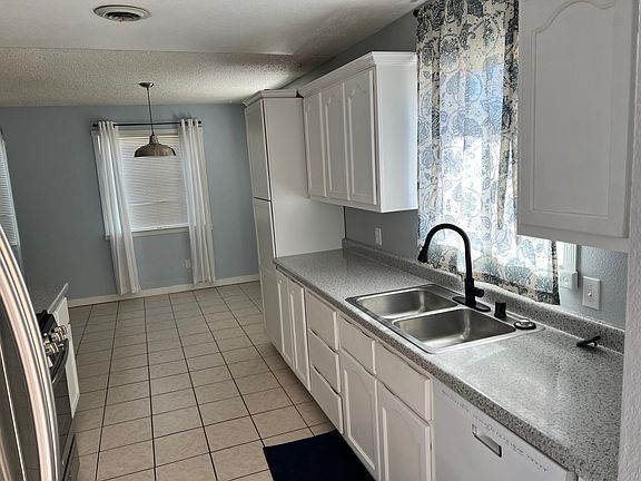 3rd image of 5554 Cypress St