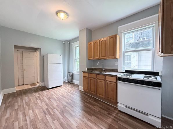 55 High St #1