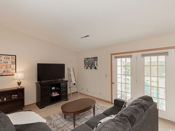 2nd image of 3260 Parkwild Dr APT 3D