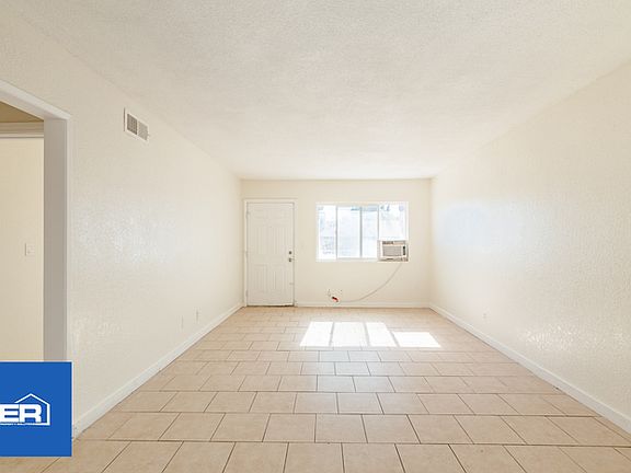 4th image of 2024 Sunrise Ln E #2