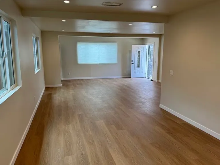 1676 259th St — Photo 2