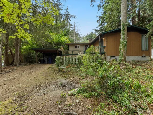 1428 Lakewood Drive, Camano Island, WA 98282