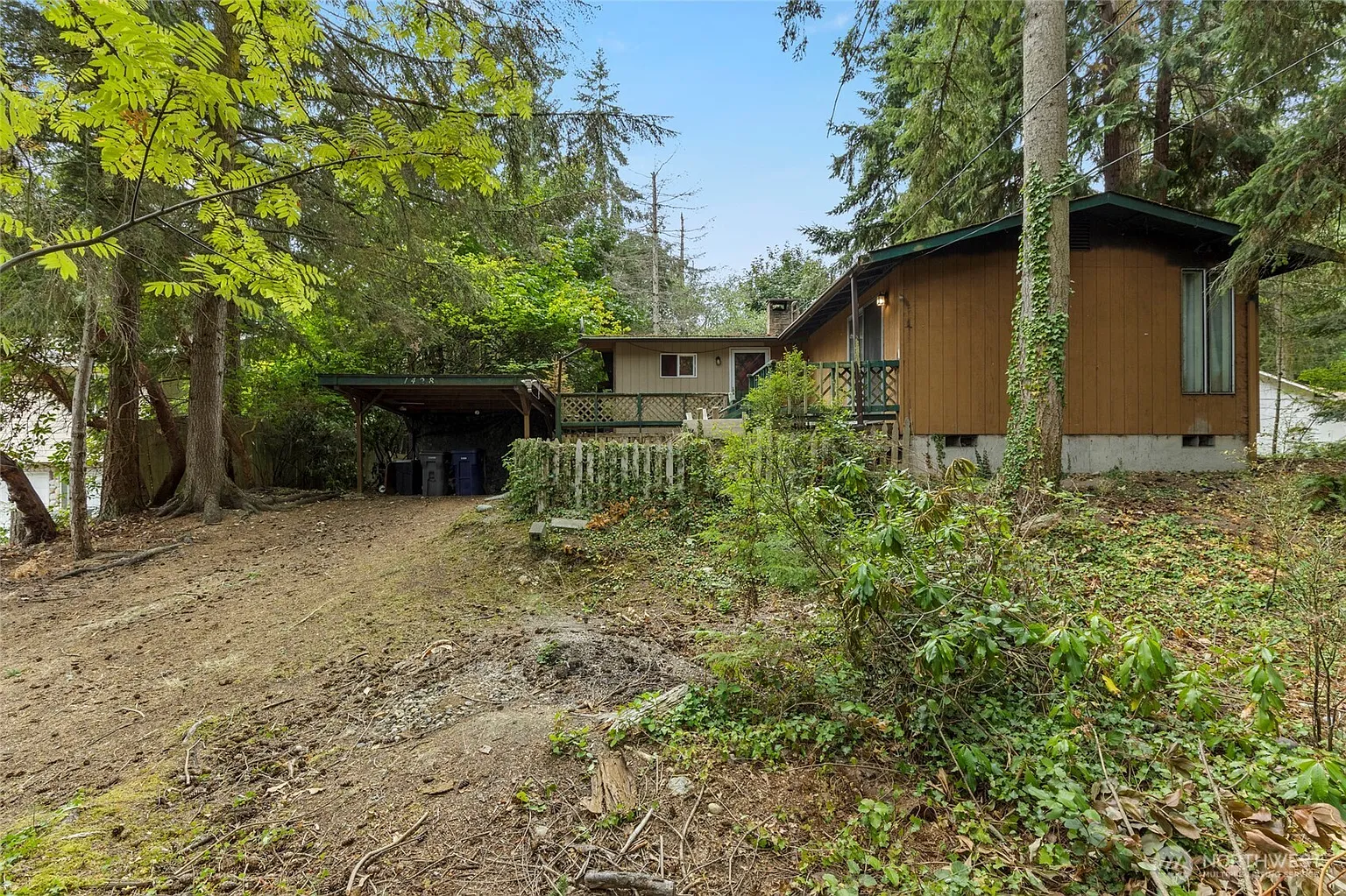 1428 Lakewood Drive photo 1