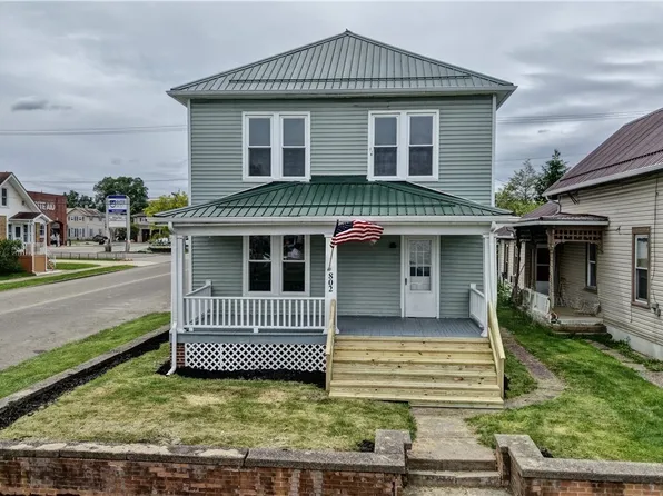 802 N Main St, Uhrichsville, OH 44683