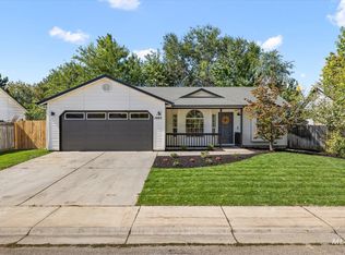 1005 S Bonneville Dr, Nampa, ID 83686