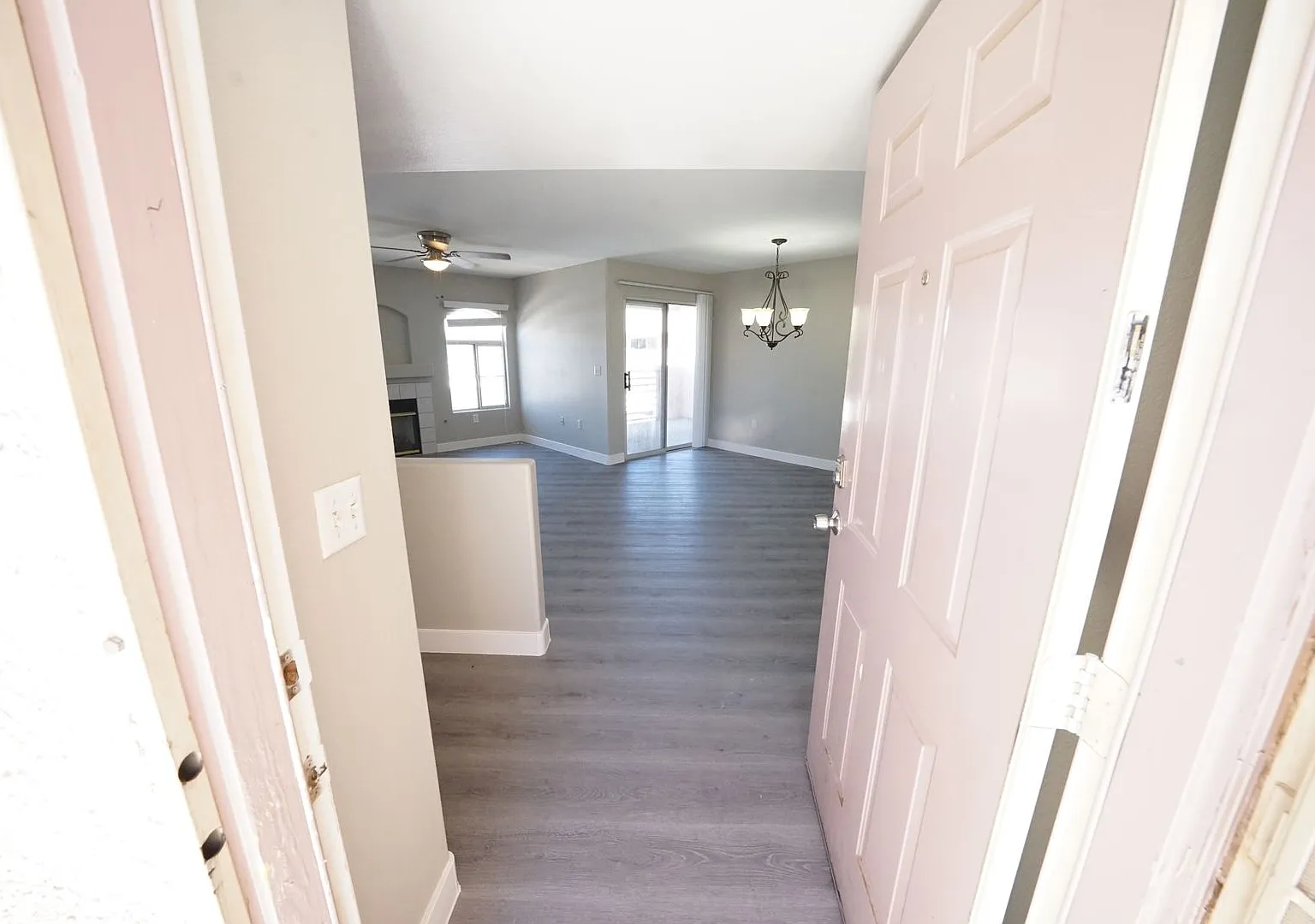 Showings Available Now — Photo 4