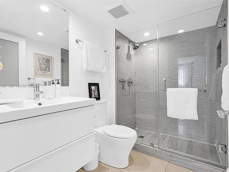 1605 Bay Rd #201 — Photo 26