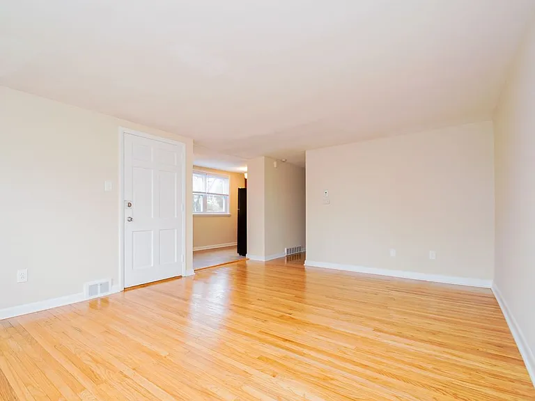 424 W Jefferson St #1 — Photo 3