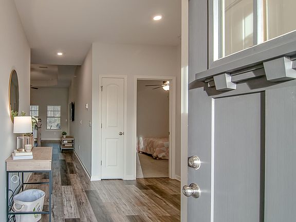 5th image of 1130 Starhurst Dr