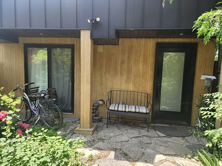 918 Manning Ave #B — Photo 11
