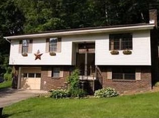 87 Oakmont Dr, Poca, WV