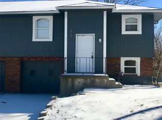 818 SW 24th St, Blue Springs, MO 64015