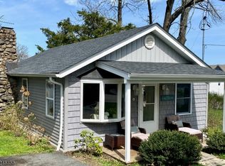 5 Boomer Rd, Hopatcong, NJ 07843