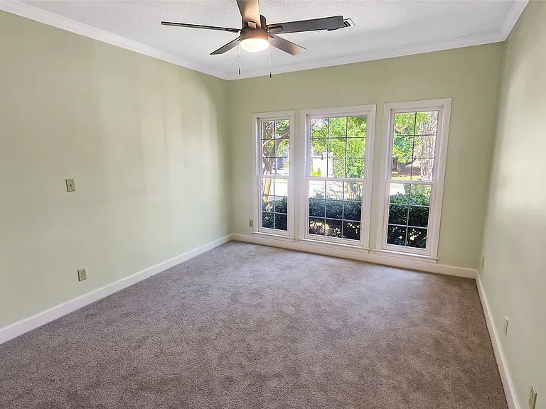 2067 Hazel Hedge Ln — Photo 14