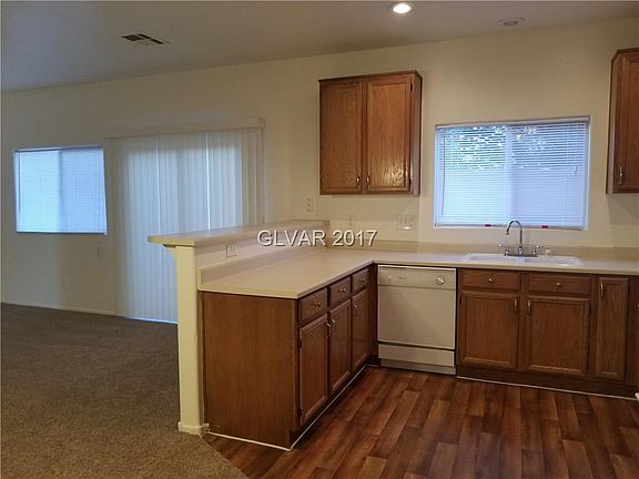 3rd image of 1922 Salvation St