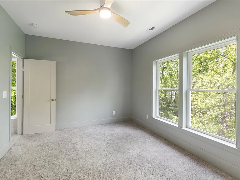 136 Blythe Rd — Photo 5
