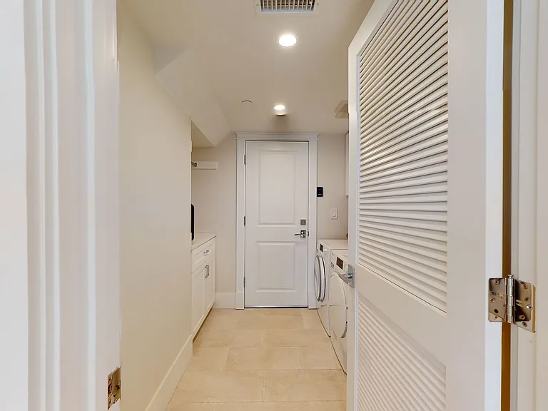 958 F Ave — Photo 5