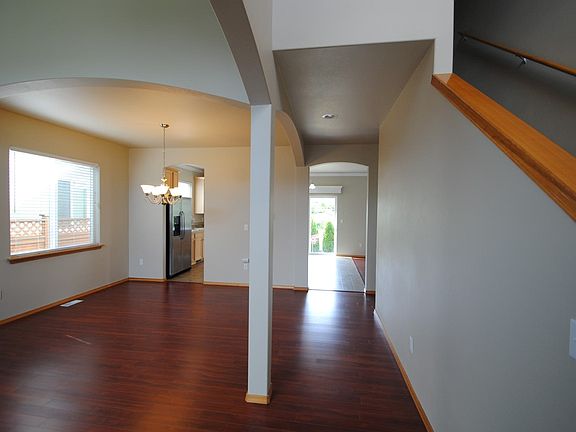 4th image of 2510 165th St E