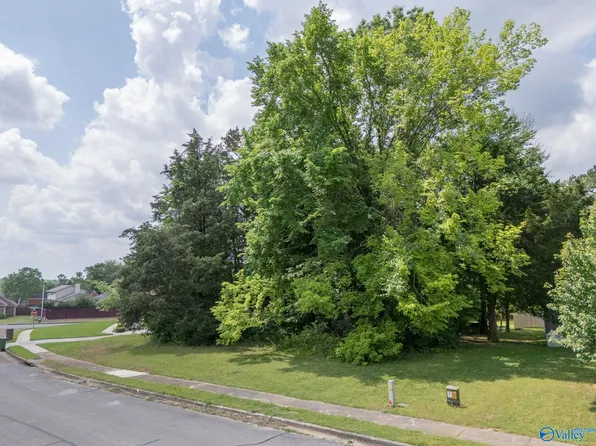 6503 Sparkling Dew Ln NW, Huntsville, AL 35810