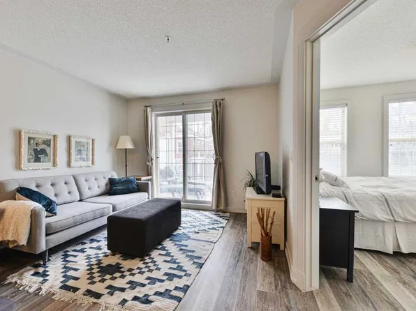 2233 N 34th Ave SW #228, Calgary, AB T2T 6N2