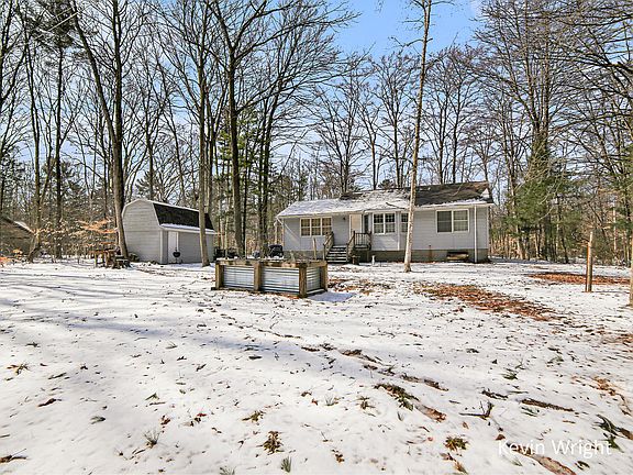 3rd image of 356 N Green Creek Rd