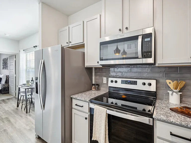 Azora Ranch Apartments — Photo 7
