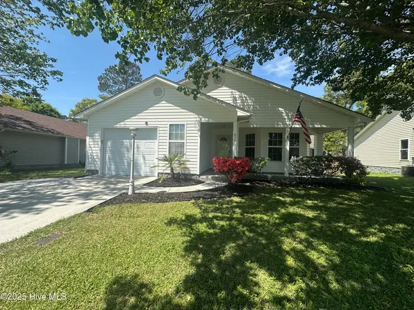 608 Raspberry Court, Hubert, NC 28539