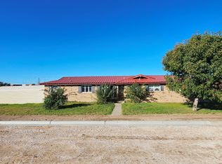 1302 S 3rd St, Canadian, TX 79014