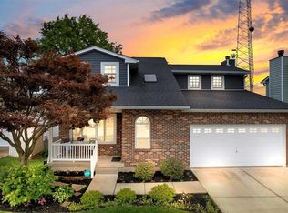 5522 Hennessey Ct, Saint Louis, MO 63139